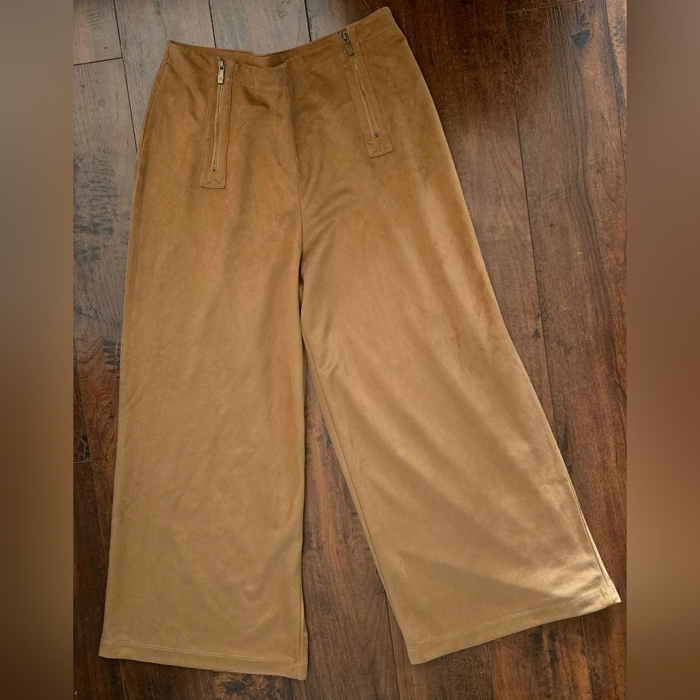 New Lisa Rinna Collection Faux Suede Wide-Leg Cropped Pants w/ Zippers - Size 4